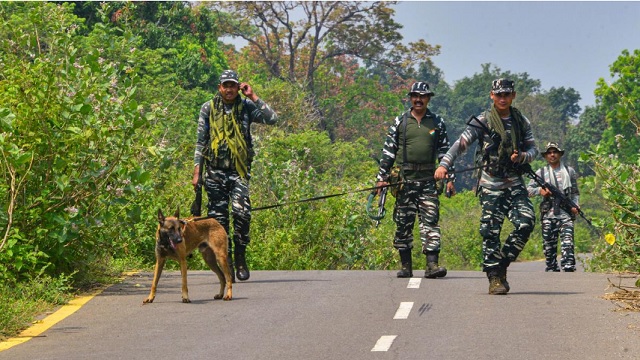 छत्तीसगढ़ के सुकमा में पुलिस और नक्सलियों के बीच मुठभेड़, दोनों पक्षों से बमबारी –