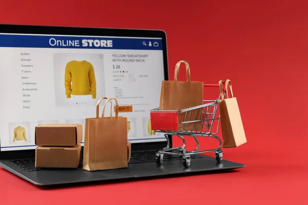 Online Shopping – फेस्टिव सीजन में , फर्जी ऐप्स से खरीदने से बचें, रहें  सावधान –