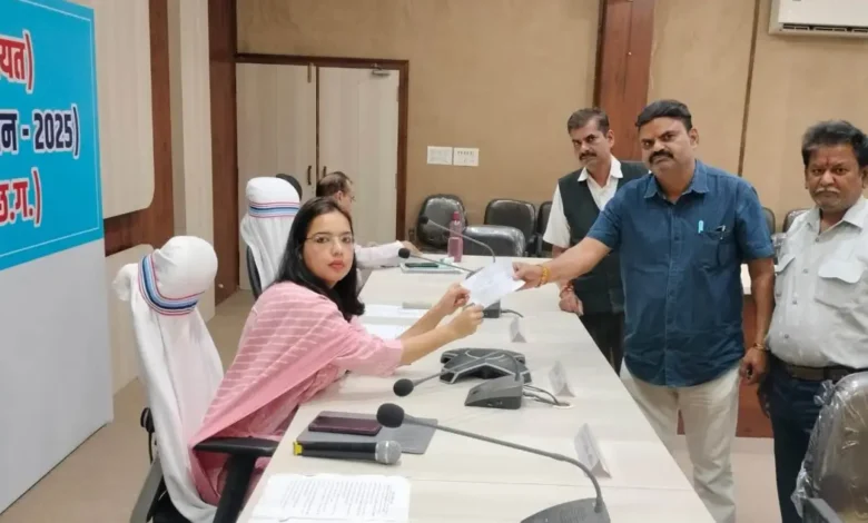 राजनांदगांव जिला पंचायत चुनाव 2025: 13 पदों के लिए 53 उम्मीदवार मैदान में, जानिए किसे मिला कौन सा चुनाव चिन्ह राजनांदगांव जिला पंचायत चुनाव 2025: 13 पदों के लिए 53 उम्मीदवार मैदान में, जानिए किसे मिला कौन सा चुनाव चिन्ह