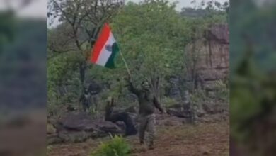 नक्सल गढ़ कर्रेगुट्टा में सुरक्षा बलों का ऐतिहासिक प्रदर्शन, लहराया गया तिरंगा