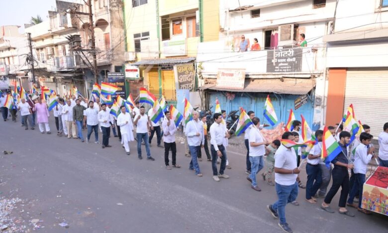 देवेंद्रनगर में भगवान महावीर जन्मकल्याणक महोत्सव की भव्य प्रभात फेरी निकली, नगर हुआ धर्ममय देवेंद्रनगर में भगवान महावीर जन्मकल्याणक महोत्सव की भव्य प्रभात फेरी निकली, नगर हुआ धर्ममय