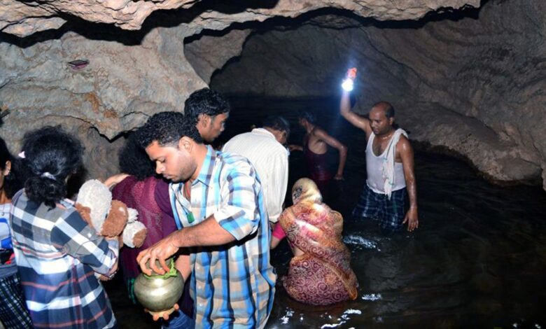 रहस्यों से भरी मंडीपखोल गुफा 5 मई को खुलेगी, छत्तीसगढ़ में प्रकृति और आस्था का अद्भुत संगम रहस्यों से भरी मंडीपखोल गुफा 5 मई को खुलेगी, छत्तीसगढ़ में प्रकृति और आस्था का अद्भुत संगम