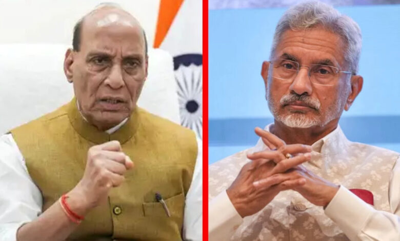 राजनाथ सिंह का भुज एयरबेस दौरा और तालिबान से भारत की पहली आधिकारिक बातचीत – रणनीतिक मोर्चे पर बड़ी पहल – राजनाथ सिंह का भुज एयरबेस दौरा और तालिबान से भारत की पहली आधिकारिक बातचीत – रणनीतिक मोर्चे पर बड़ी पहल –