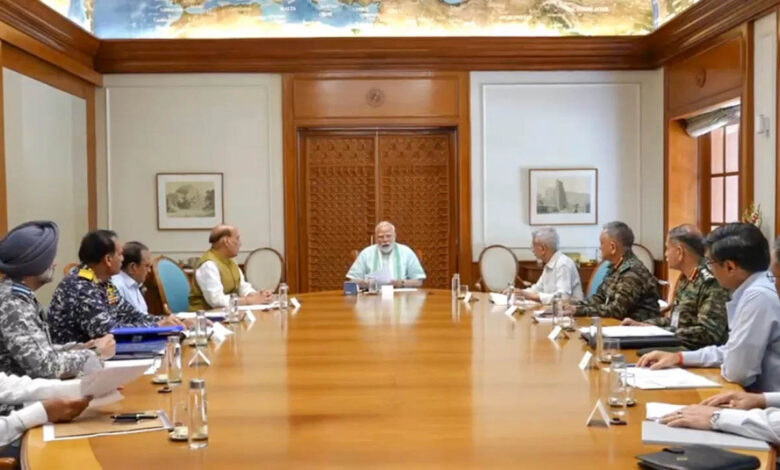 DGMO वार्ता से पहले पीएम मोदी की बड़ी रणनीतिक बैठक, सीमा सुरक्षा पर हुआ व्यापक मंथन DGMO वार्ता से पहले पीएम मोदी की बड़ी रणनीतिक बैठक, सीमा सुरक्षा पर हुआ व्यापक मंथन