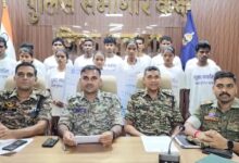 सुकमा में नक्सलियों का बड़ा समर्पण: 5 महिलाओं समेत 14 ने छोड़ा हिंसा का रास्ता, 16 लाख का इनाम घोषित