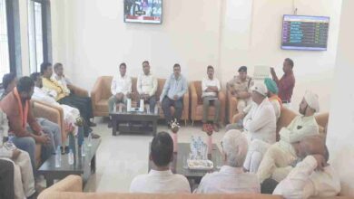हाईटेक स्टेशन बनकर तैयार, लेकिन ट्रेनें नहीं – लोग बोले, क्या अब टहलने ही आएंगे स्टेशन पर?