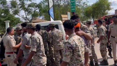 चित्रकोट जलप्रपात पर नाका बंद होने से बवाल, ग्राम सभा और प्रशासन के फैसले पर खड़े हुए सवाल –