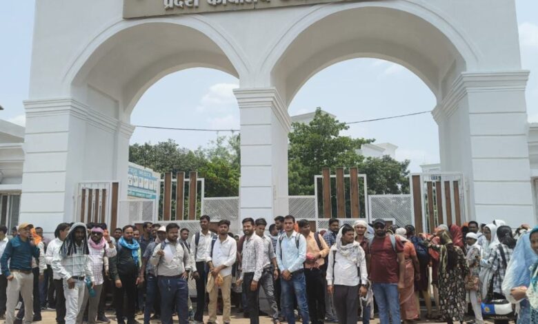 नियुक्ति की मांग को लेकर डीएड अभ्यर्थियों का जोरदार प्रदर्शन, सरकार पर लगाया वादाखिलाफी का आरोप –