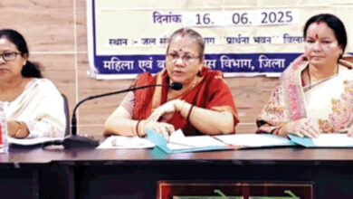 शिक्षक निलंबित: दूसरी पत्नी की शिकायत पर तीसरी महिला के साथ लिव-इन में रहने वाले टीचर पर गिरी गाज-