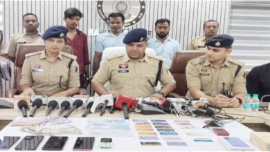 बस्तर पुलिस ने पकड़े 3 अंतरराज्यीय साइबर ठग: APK फाइल से मोबाइल हैक कर युवाओं के खातों से निकालते थे लोन