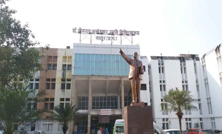 छत्तीसगढ़ में मीडिया पर ‘पाबंदी’ का आरोप: स्वास्थ्य विभाग के आदेश से पत्रकार खफा, पूर्व स्वास्थ्य मंत्री ने जताया कड़ा विरोध छत्तीसगढ़ में मीडिया पर ‘पाबंदी’ का आरोप: स्वास्थ्य विभाग के आदेश से पत्रकार खफा, पूर्व स्वास्थ्य मंत्री ने जताया कड़ा विरोध