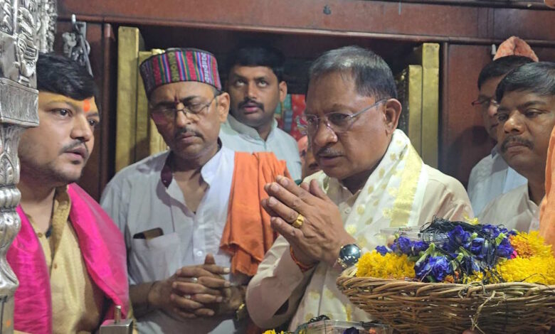 मुख्यमंत्री विष्णुदेव साय और मंत्रियों ने की ‘काशी के कोतवाल’ के दर्शन, राष्ट्र कल्याण की कामना मुख्यमंत्री विष्णुदेव साय और मंत्रियों ने की ‘काशी के कोतवाल’ के दर्शन, राष्ट्र कल्याण की कामना