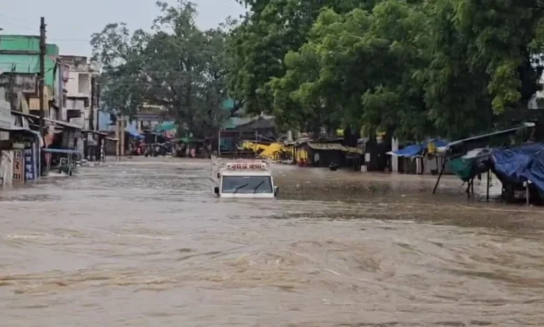 खैरागढ़ में बारिश से नहीं, जिम्मेदारों की लापरवाही से हो रहा जलभराव: हर साल डूबता है शहर, नहीं मिल रहा स्थायी समाधान