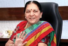 यूपी की राज्यपाल आनंदीबेन पटेल ने अपनी ही सरकार की कार्यशैली पर साधा निशाना, कहा- ‘रामलला के दर्शन तो हो जाते हैं, फाइलों के नहीं’