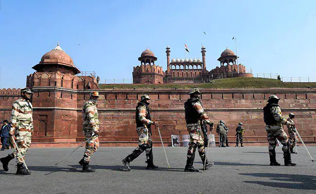 स्वतंत्रता दिवस से पहले दिल्ली में हाई-लेवल सुरक्षा, 10,000 सैनिक तैनात