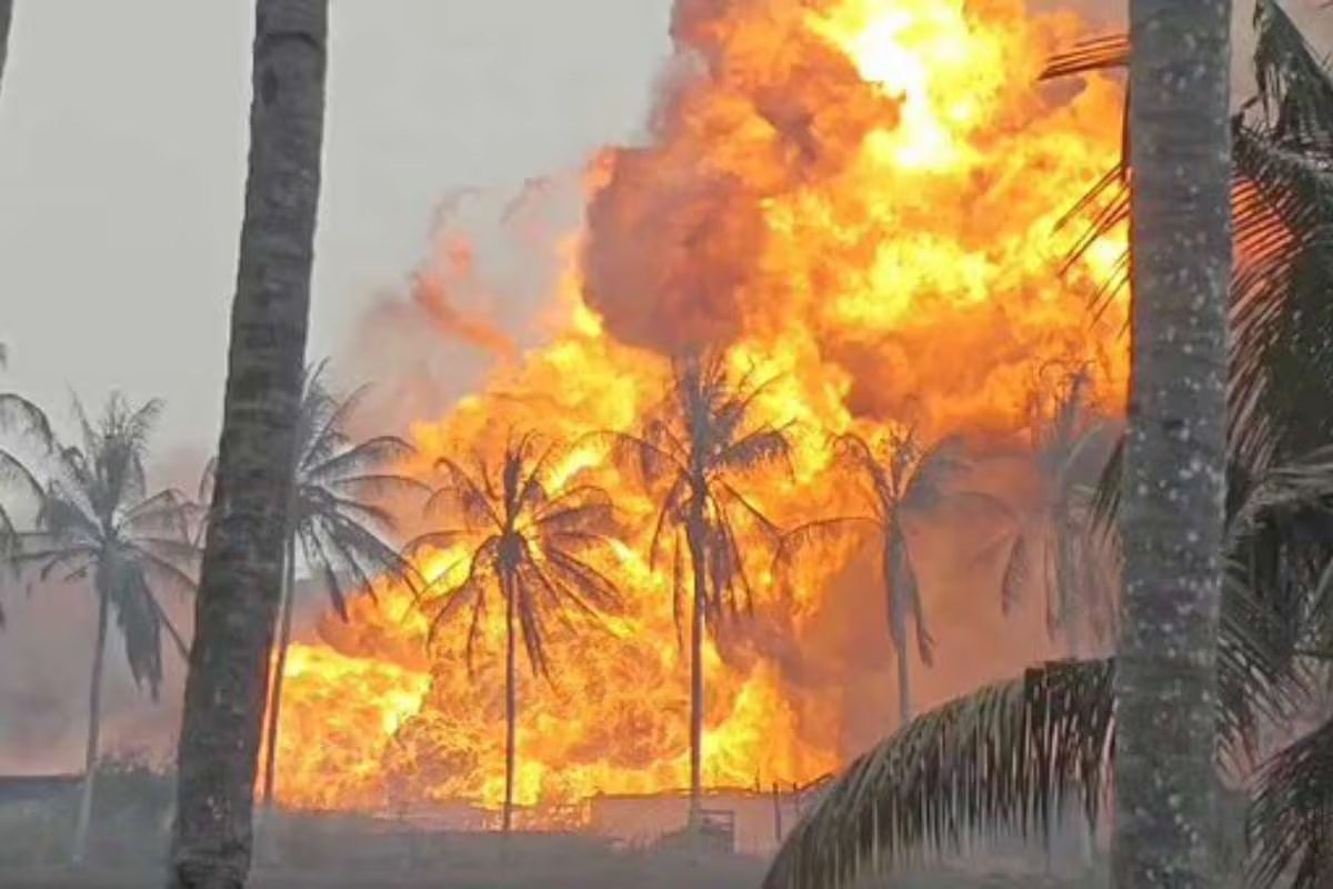 आंध्र प्रदेश में ONGC के तेल कुएं से गैस रिसाव के बाद भीषण विस्फोट, पूरे इलाके में मचा हड़कंप