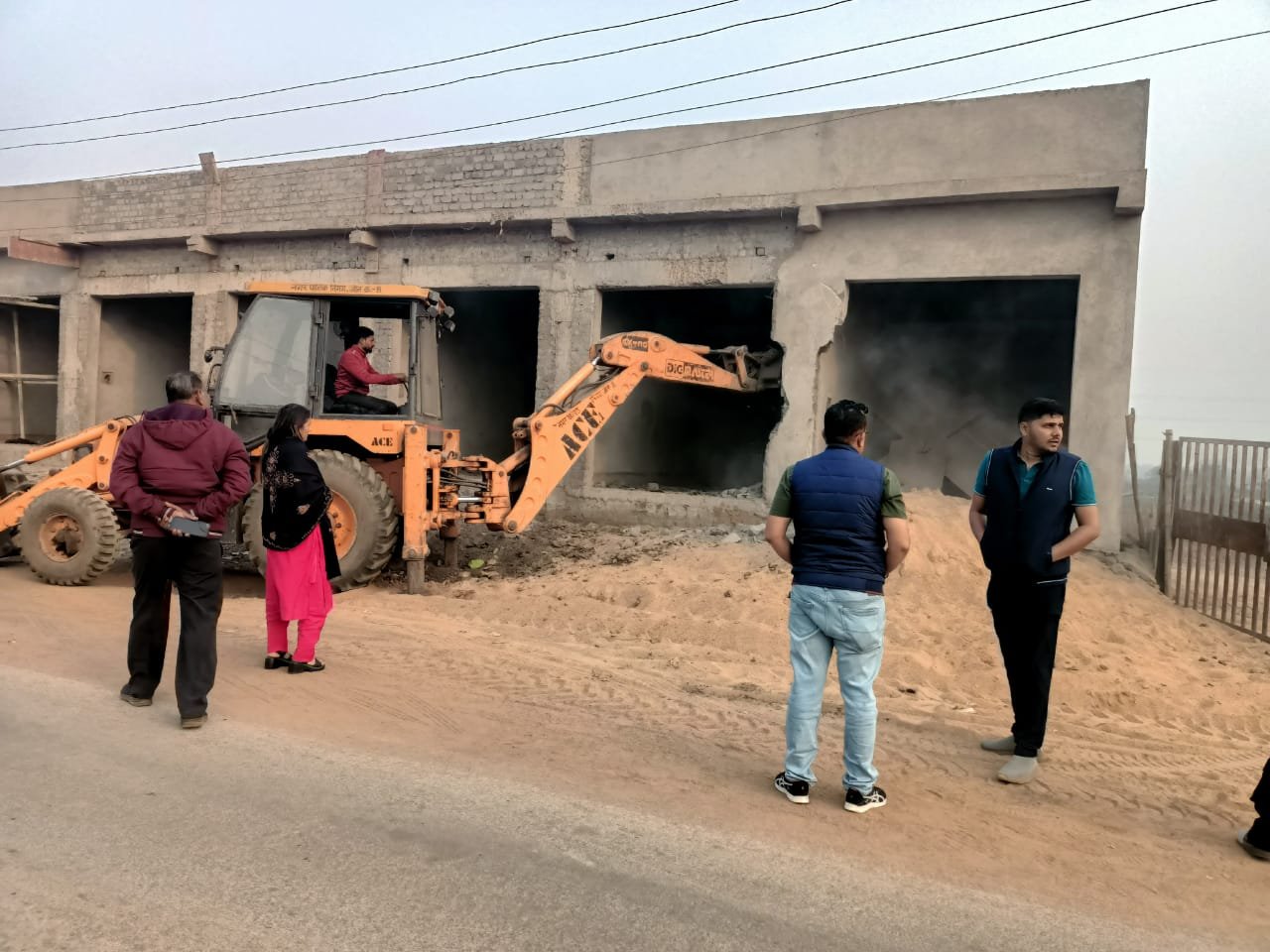 रायपुर नगर निगम का बड़ा एक्शन: टाटीबंध और सोनडोंगरी में चला बुलडोजर, 18 दुकानें और 15 मकान ध्वस्त